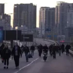 Повітряна тривога і мости: чи можуть звільнити за запізнення та скільки мають заплатити за час в укритті - INFBusiness