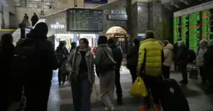 Виїхати на зиму з Києва: як відтік населення може змінити економіку столиці