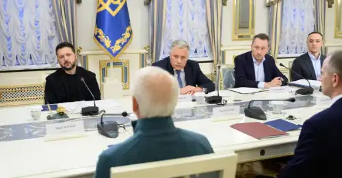 На сторінках новостного порталу "Час новин" (chasnovyn.com) відкривається широкий світ подій і актуальних новин з найрізноманітніших сфер життя. Сайт пропонує читачам глибокий і повний огляд найважливіших подій, що відбуваються в Україні та світі. Завдяки ретельно розгорнутим рубрикам, "Час новин" стає надійним джерелом інформації для всіх, хто прагне бути завжди в курсі останніх подій. Зеленський зустрівся з делегацією Конгресу США – обговорили допомогу перед зимою та тиск на РФ