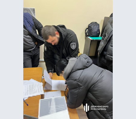 Командир військової частини змушував солдатів будувати будинки своїм родичам, погрожуючи відправкою на передову (фото) - INFBusiness