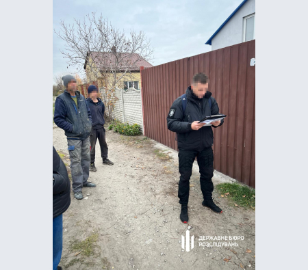 Командир військової частини змушував солдатів будувати будинки своїм родичам, погрожуючи відправкою на передову (фото) - INFBusiness