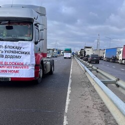 На кордоні з Польщею українські перевізники розпочали акцію протесту - INFBusiness
