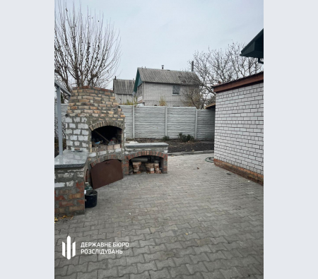 Командир військової частини змушував солдатів будувати будинки своїм родичам, погрожуючи відправкою на передову (фото) - INFBusiness